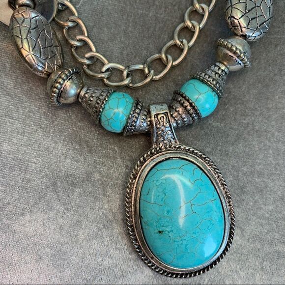 Turquoise coloured bohemian tribal native layered Silvertone statement necklace - Picture 5 of 8